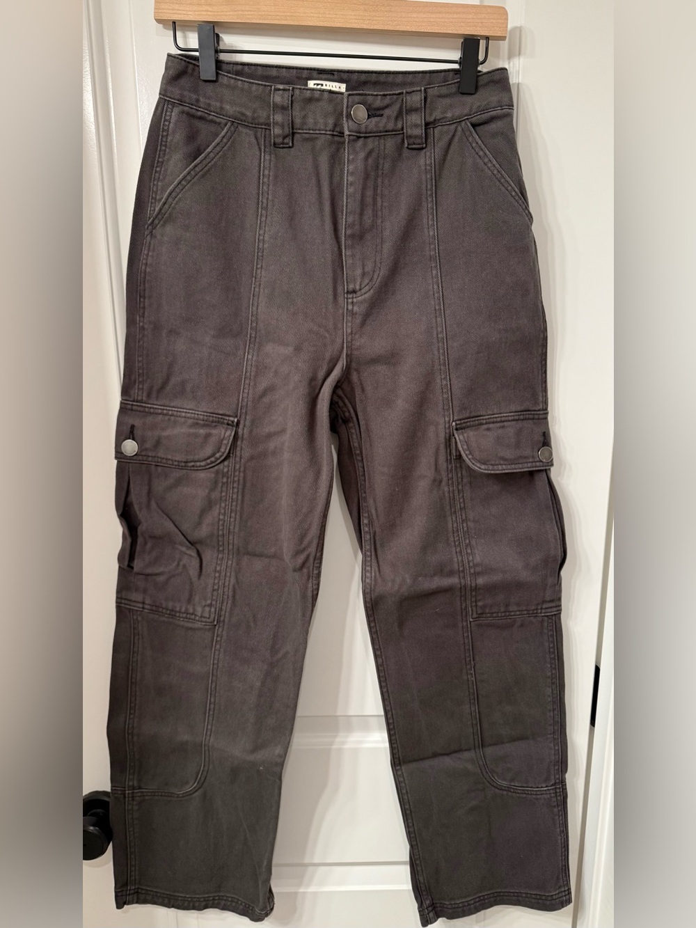EUC Billabong Women's Wall to Wall Cargo Pants in Black Sands